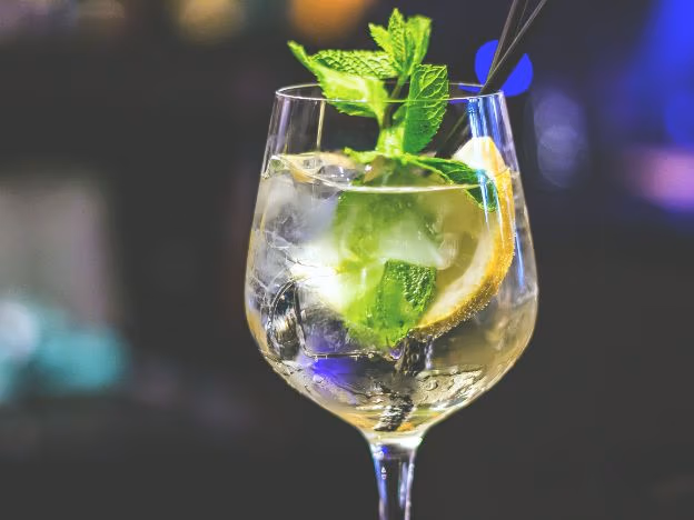 cocktail wine-dharma-melbourne-drink-unsplash