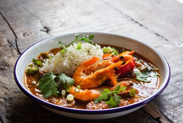 viking-cruise-vietnam-food-louis-hansel-mVZ_gjm_TOk-unsplash