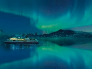 Hurtigruten Northern-lights-Norway- Stian_Klo 1024