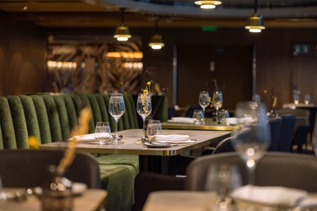 Rost_arctic_fine_dining_MS_Trollfjord_Hurtigruten_Photo_Espen_Mills