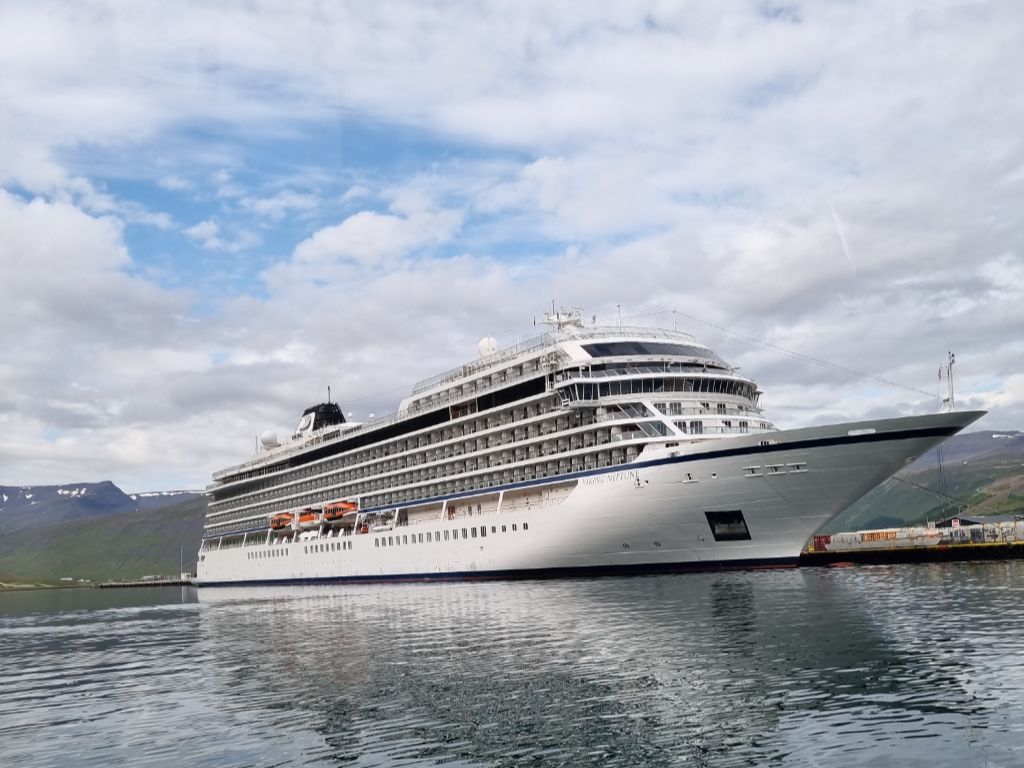 Grand Fjords & Iconic Viking Shores Cruise on Viking Neptune 