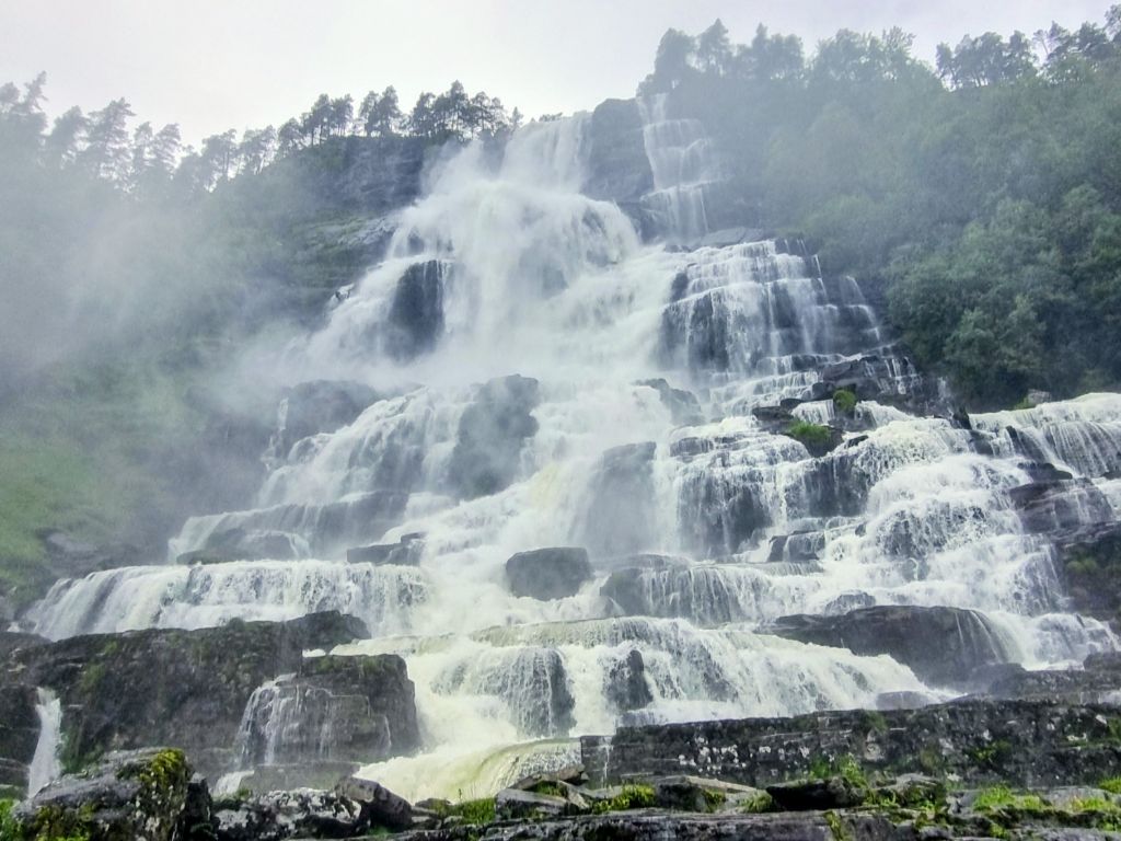 Grand Fjords & Iconic Viking Shores Cruise on Viking Neptune 
